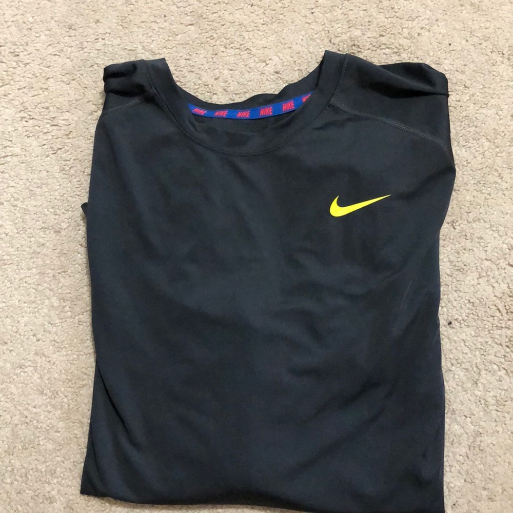 Nike long sleeve dri fit shirt